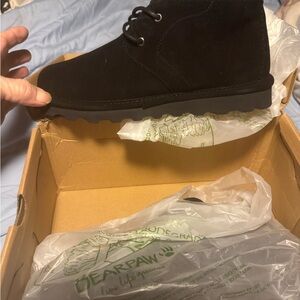 BearPaw Black Chukka Boots Minimalist Design